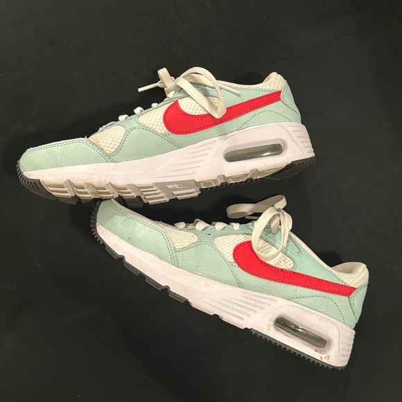 Nike Air Women’s Sneakers - Picture 1 of 3